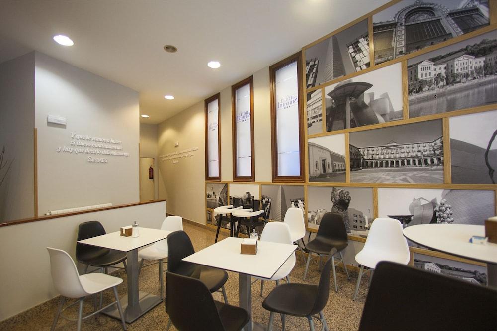 Hotel Sirimiri Bilbao Bagian luar foto