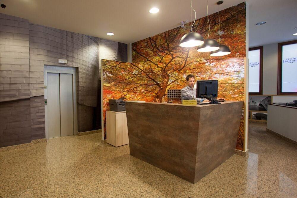 Hotel Sirimiri Bilbao Bagian luar foto