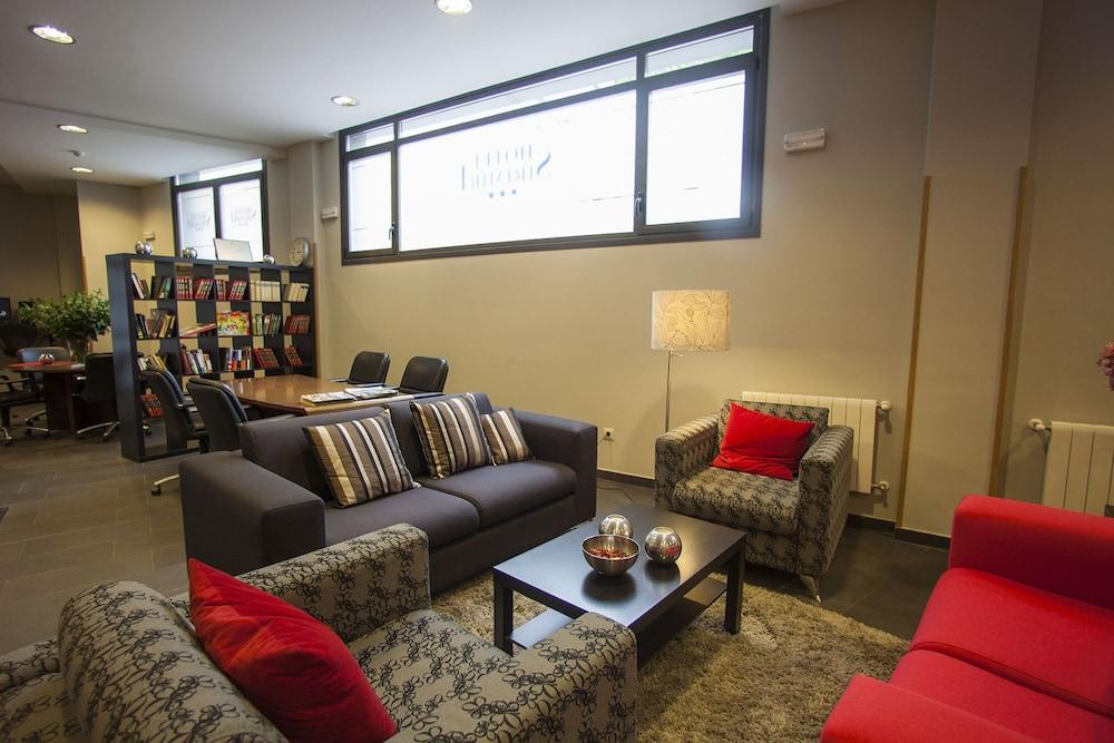 Hotel Sirimiri Bilbao Bagian luar foto