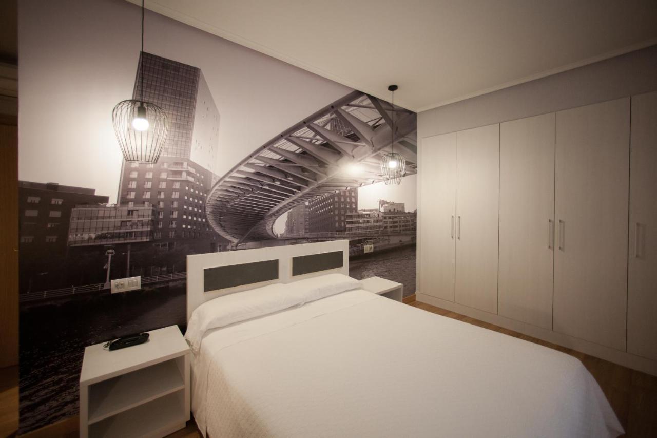 Hotel Sirimiri Bilbao Bagian luar foto
