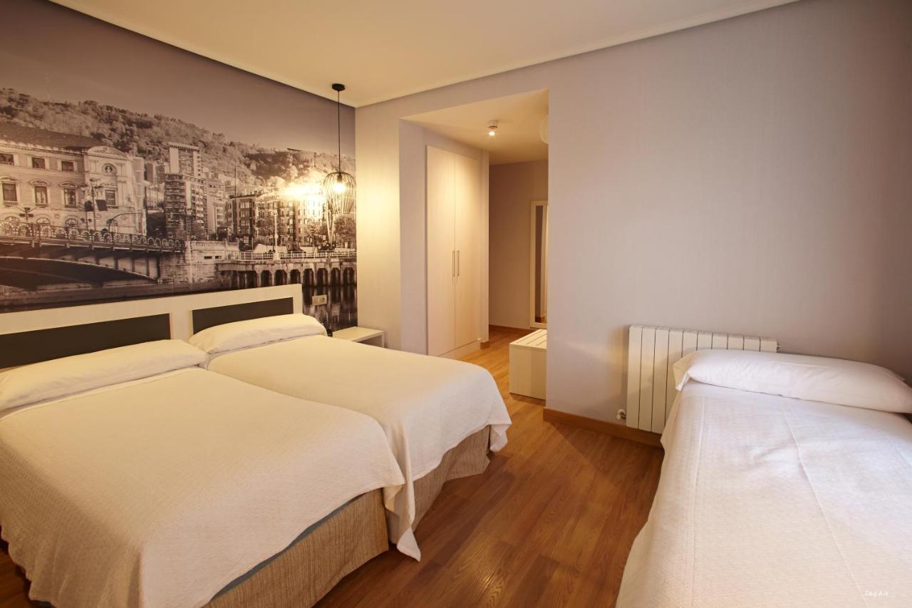 Hotel Sirimiri Bilbao Bagian luar foto