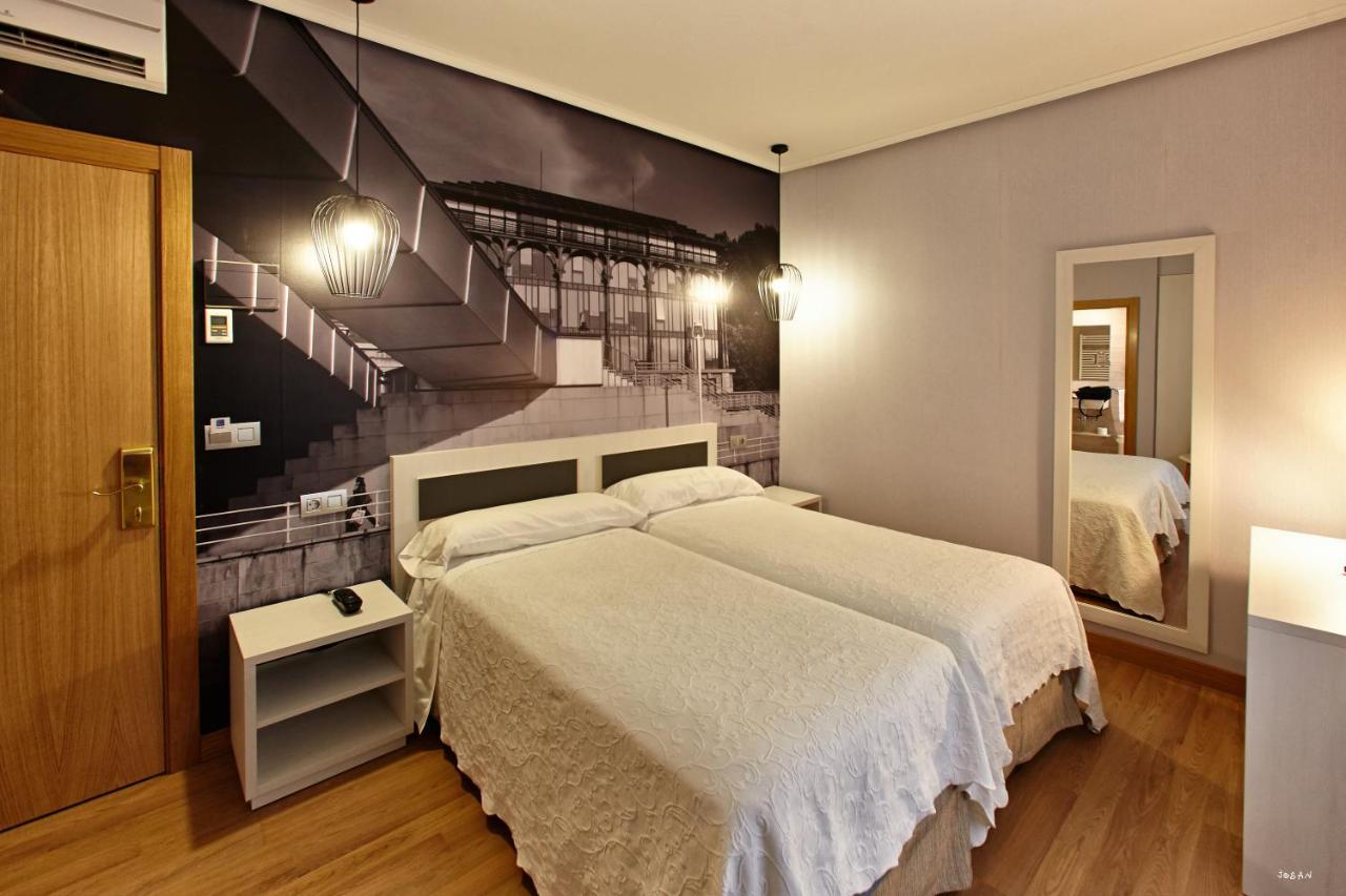 Hotel Sirimiri Bilbao Bagian luar foto