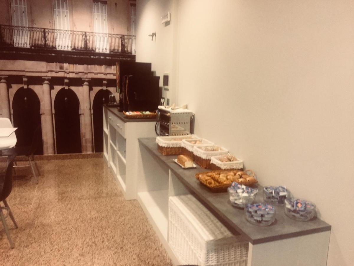 Hotel Sirimiri Bilbao Bagian luar foto