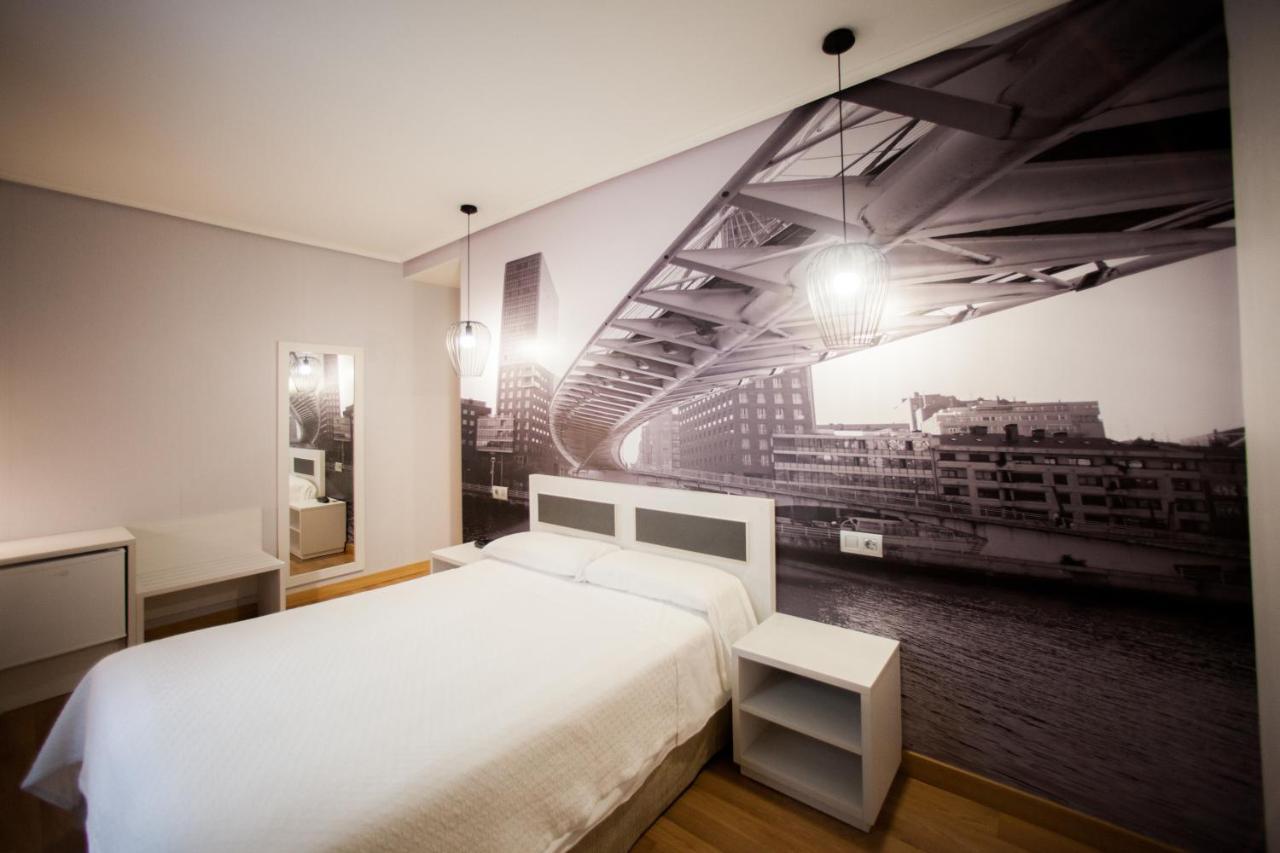 Hotel Sirimiri Bilbao Bagian luar foto