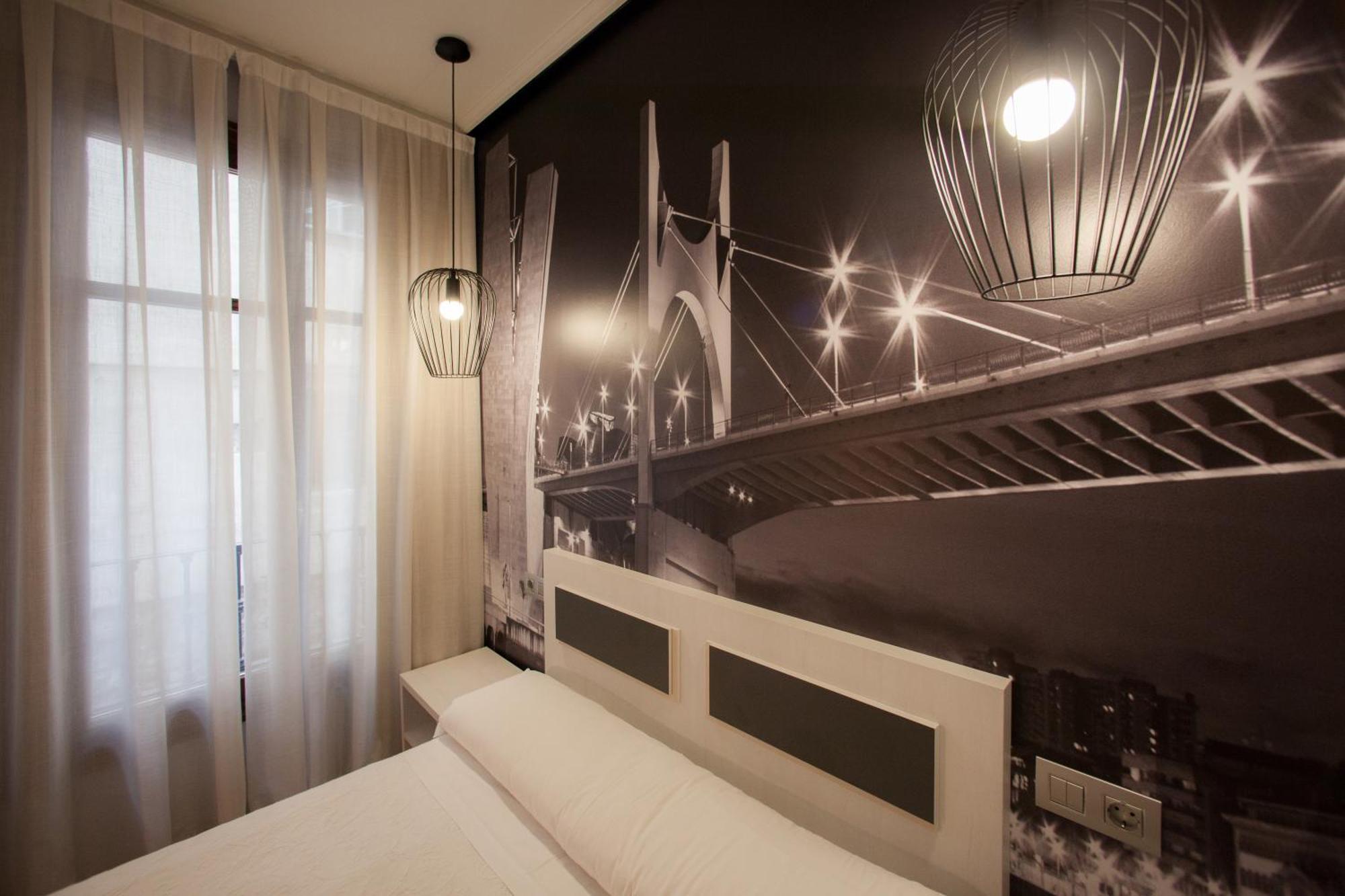Hotel Sirimiri Bilbao Bagian luar foto