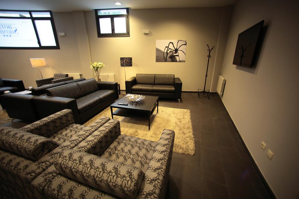 Hotel Sirimiri Bilbao Bagian luar foto