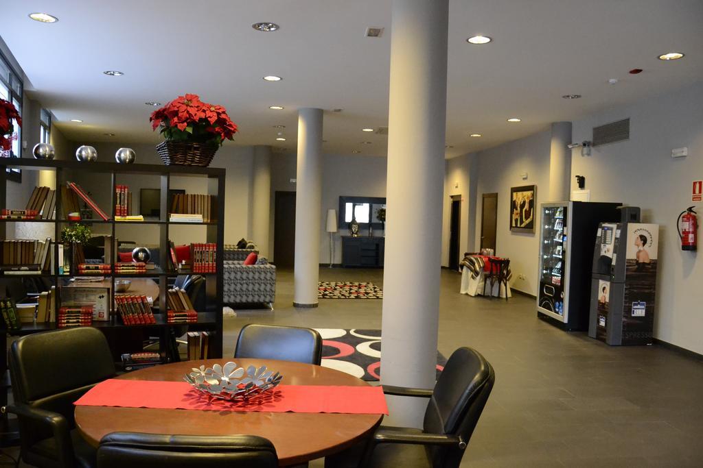 Hotel Sirimiri Bilbao Bagian luar foto