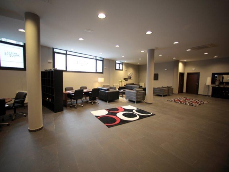 Hotel Sirimiri Bilbao Bagian luar foto