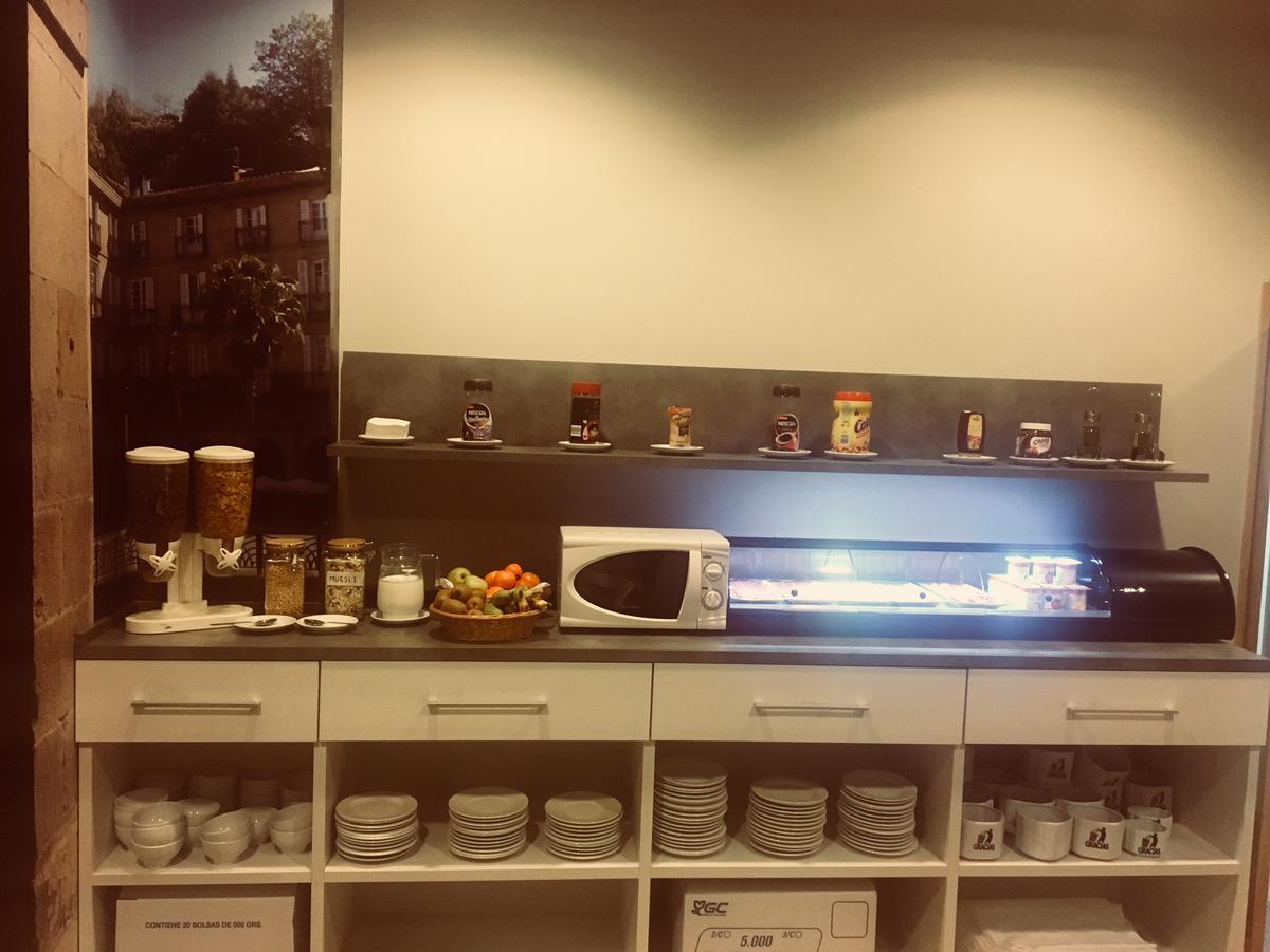 Hotel Sirimiri Bilbao Bagian luar foto