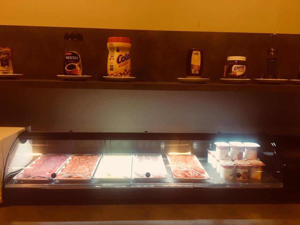 Hotel Sirimiri Bilbao Bagian luar foto