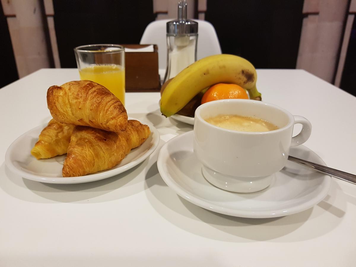 Hotel Sirimiri Bilbao Bagian luar foto